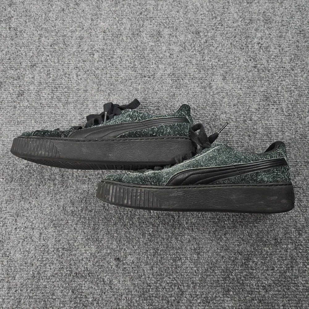 Puma Suede Classic Sneakers‎ Womens 8.5 Black Textured Fuzzy Upper Streetwear